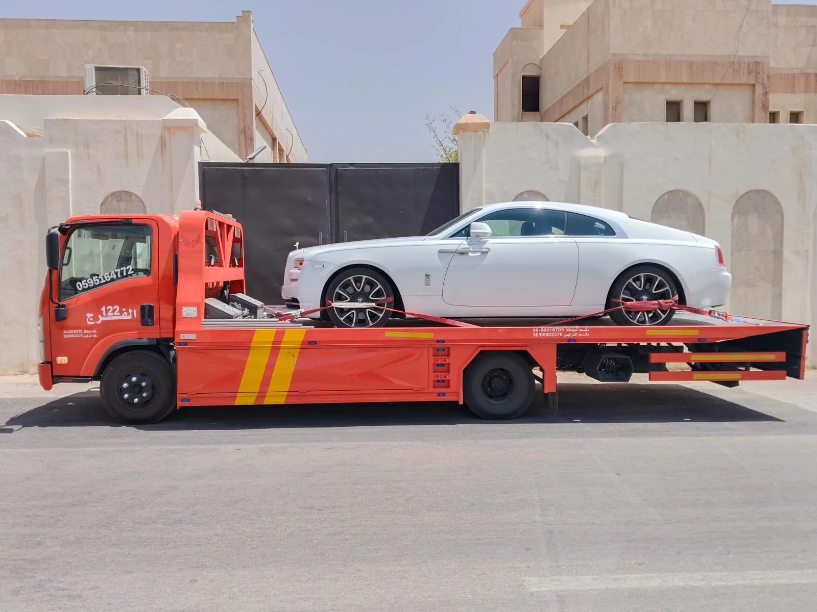 سطحة الدمام تنقل رولز رويس رايث بيضاء VIP
